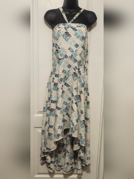 White House Black Market Dresses & Skirts - White House Black Market Ivory Geometric High-Low Dress Size 2 NWT